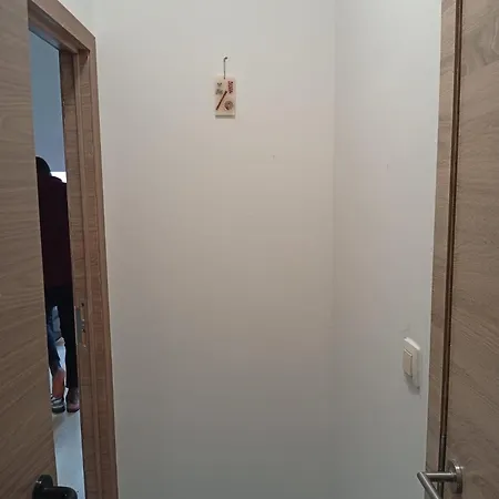 Superieur Lägenhetshotell Marcinelle